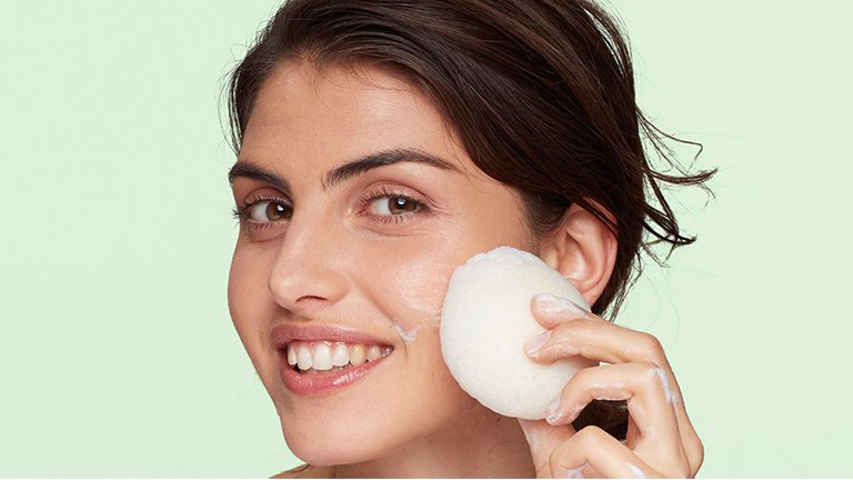 العناية بالبشرة